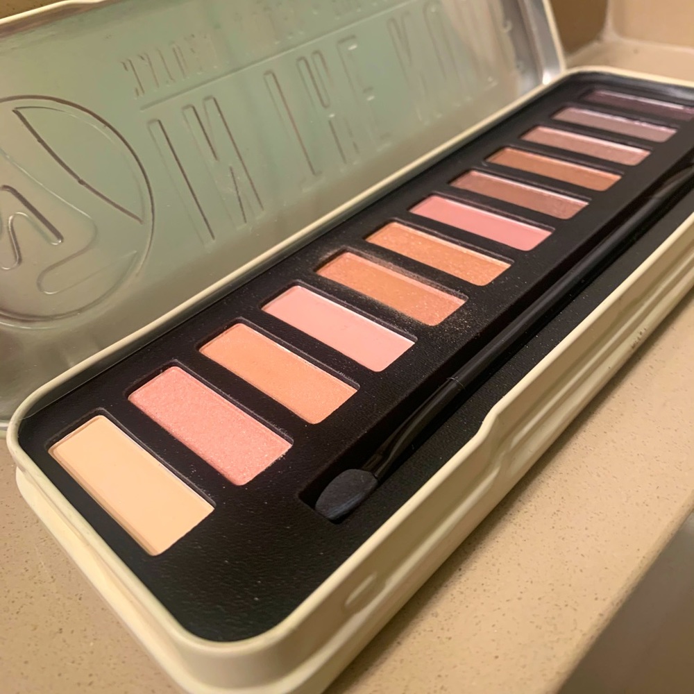 Pair of unused eyeshadow palettes!